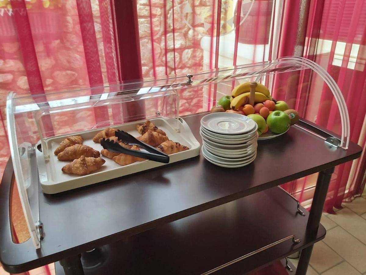 Albergo Casa Este Brenzone sul Garda Bagian luar foto
